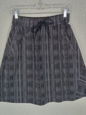 Athleta Arrival Skirt Womens 4 Amara Black Stripe Casual Comfort Office Pockets